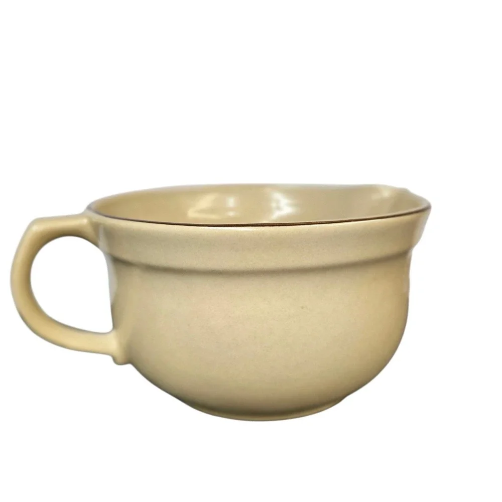 Pfaltzgraff Village Tan Stoneware 2.5 Qt Batter Bowl with Handle 464 USA Made